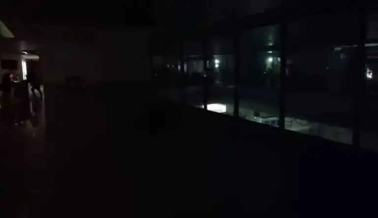 Las instalaciones de la terminal se quedaron en completa oscuridad, este 29 de diciembre a tempranas horas de la mañana.dfd