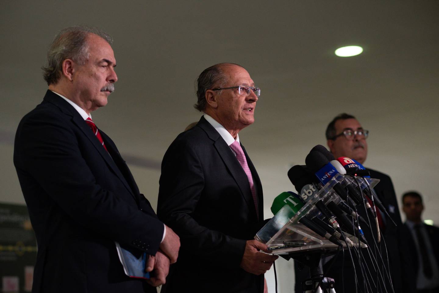Aloizio Mercadante, izquierda, con el Vicepresidente electo Geraldo Alckmin