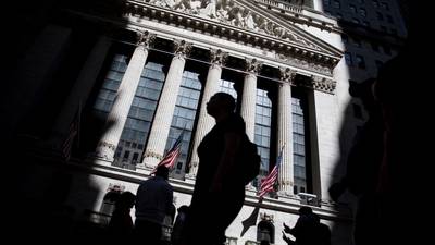 Mercados crediticios subestiman el riesgo de recesión en Estados Unidos, dice UBSdfd