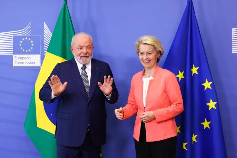 Luiz Inácio Lula da Silva y Ursula von der Leyen en Bruselas. Fotógrafo: Simon Wohlfahrt/Bloombergdfd