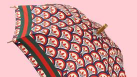 Gucci e Adidas lançam guarda-chuva de mais de R$ 8 mil que não protege da chuva