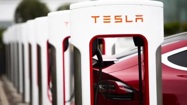 Para Wells Fargo, Tesla se tornou uma empresa ‘growth’ sem o crescimentodfd