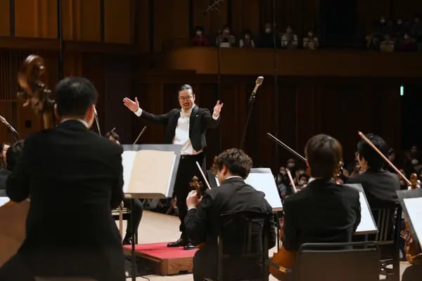 Kyohei Sorita dirige la Orquesta Nacional de Japón en marzo.
