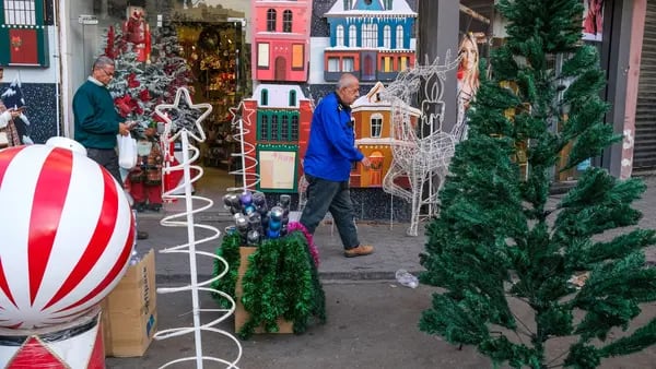 Cómo deshacerse de árboles de Navidad, luces y otros artículos navideñosdfd