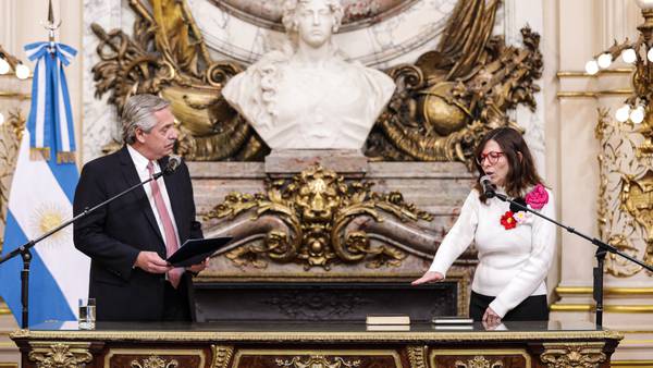 Batakis, nueva ministra de Economía de Argentina: “Creo en el equilibrio fiscal”dfd