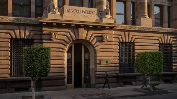 Banxico evalúa pausar el recorte de tasa de interés en mayo: analistasdfd