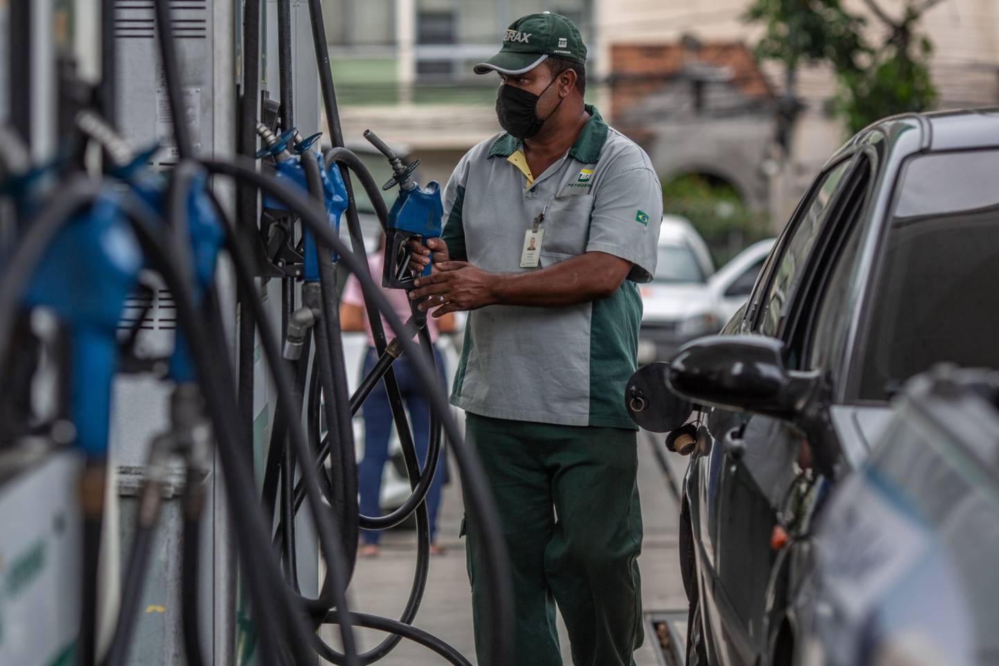 A Petrobras anunciou o aumento no preço da gasolina e do diesel nas refinarias.