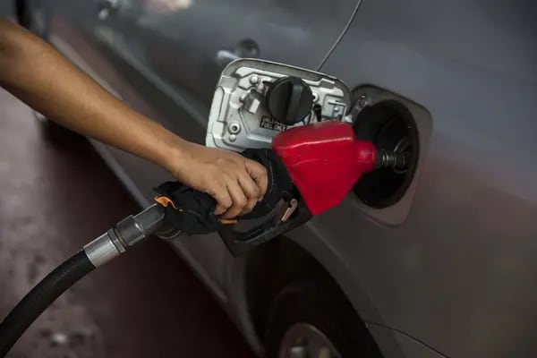 Precio de la gasolina en junio: galón subirá $600 y así quedará en las ciudades