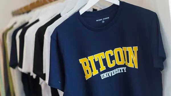 Bitcoin Mini-Rallies Go Nowhere as Even Bulls See Lost Yeardfd