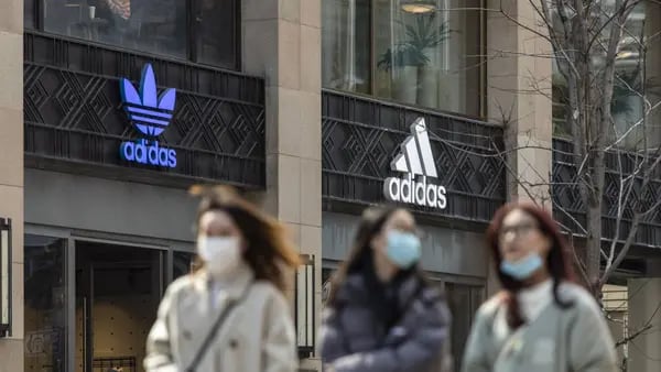 Adidas rebaja meta de rentabilidad a medida que cierres en China merman las ventasdfd