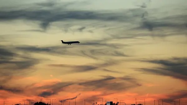 Companhias aéreas recuperam capacidade do pré-pandemia, mas têm novos desafiosdfd