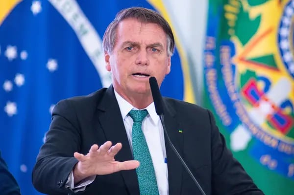 Ministros de Bolsonaro deixam cargos para se candidatar nas eleições deste ano