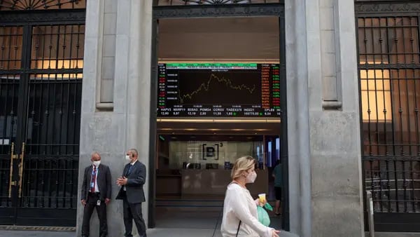 Magalu sobe até 9,6% com notícia de aumento de capital, mas depois reduz ganhos dfd