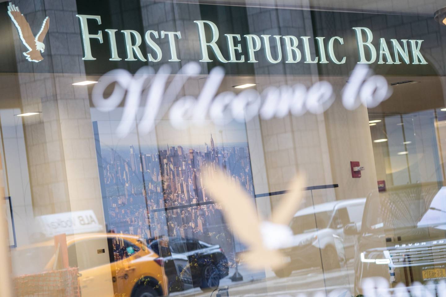 First Republic concentra interés de JPMorgan y Morgan Stanley, según WSJ.
