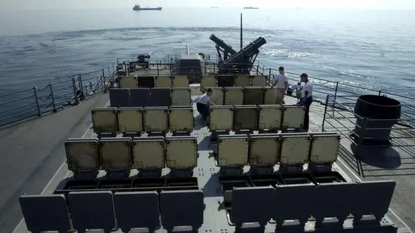 EE.UU. envía primeros buques de guerra al estrecho de Taiwán desde visita de Pelosidfd
