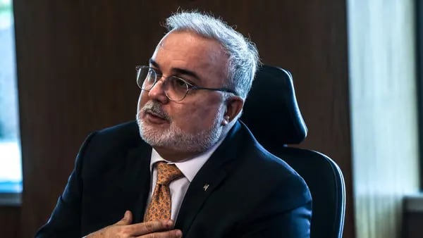 Lula convoca CEO da Petrobras para reunião por causa de crise de dividendosdfd