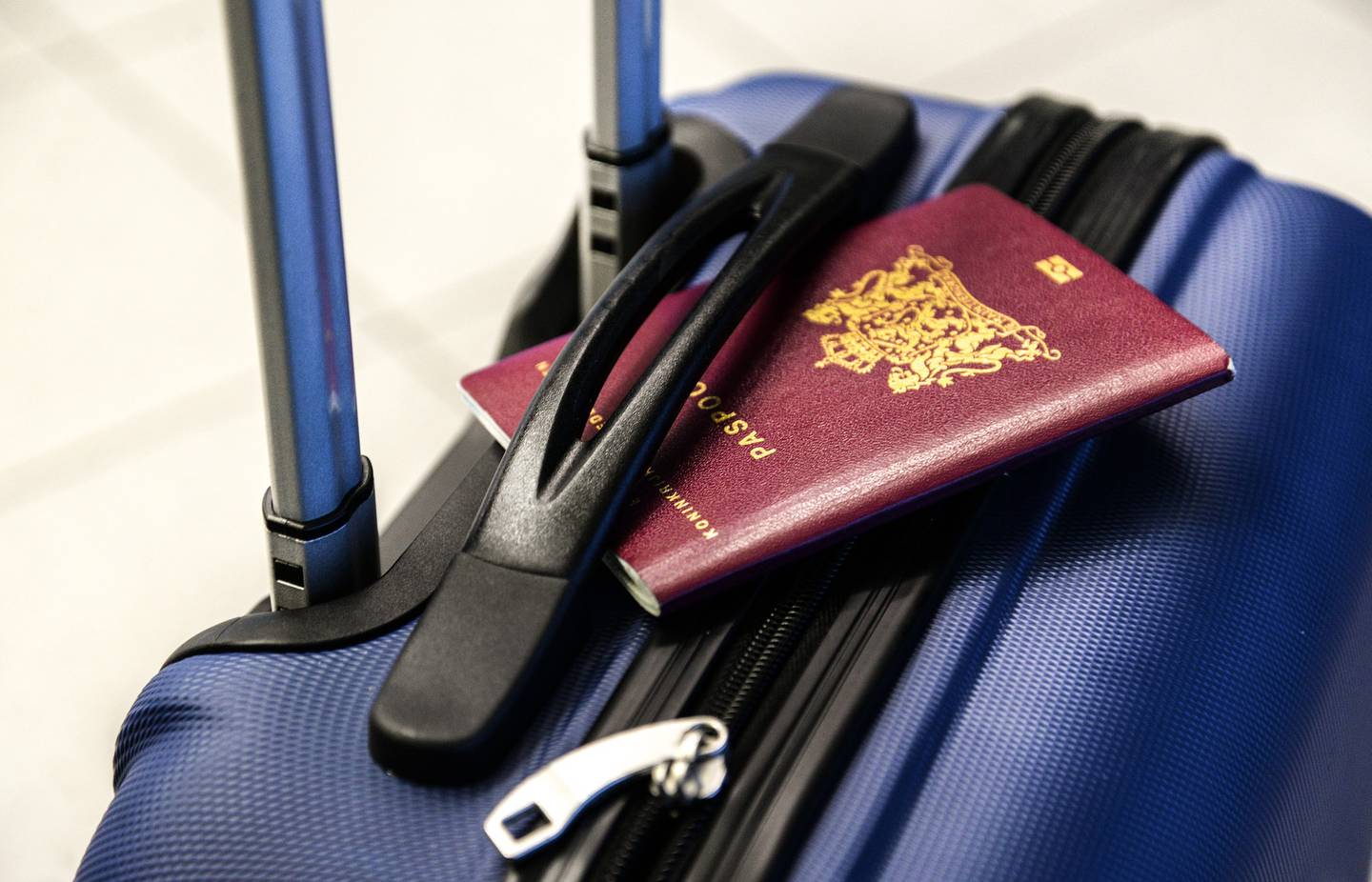 Los pasaportes que permiten viajar a más países sin visa son el de Chile, Argentina y Brasil.dfd
