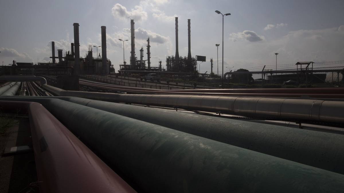 Petroleros, en alerta por reservas de crudo, piden “mantener estabilidad operacional”dfd