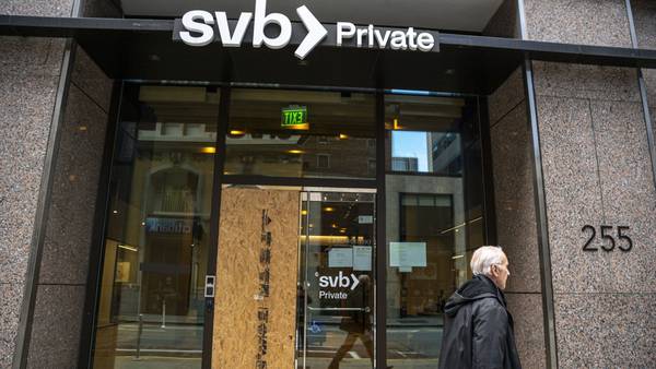 US Entrepreneurs Warn of Fallout from SVB Collapse for Small Latino-Owned Businessesdfd