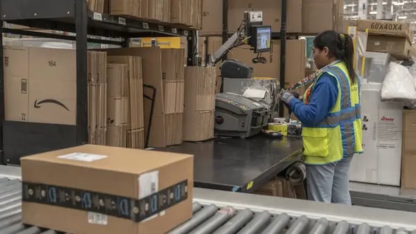 Amazon y Mercado Libre dominan e-commerce en México, según regulador antimonopoliodfd