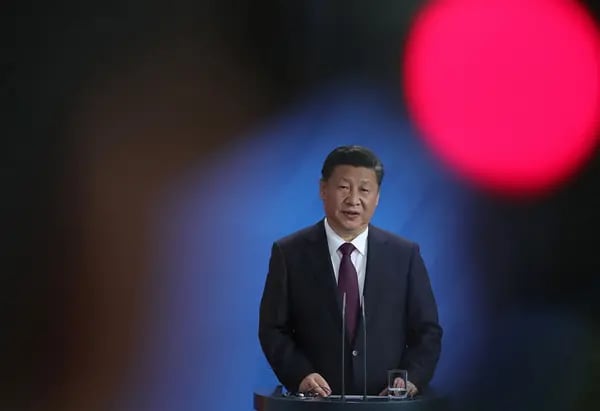 Xi Jinping,  presidente de China, habla durante una conferencia de prensa con la canciller alemana Angela Merkel (no aparece) en la Cancillería en  at Berlin, Alemania, el miércoles 5 de julio, 2017. Xi  dijo que Alemania y China han reposiscionado su relación después de la reunión  onMerkel en Berlin.