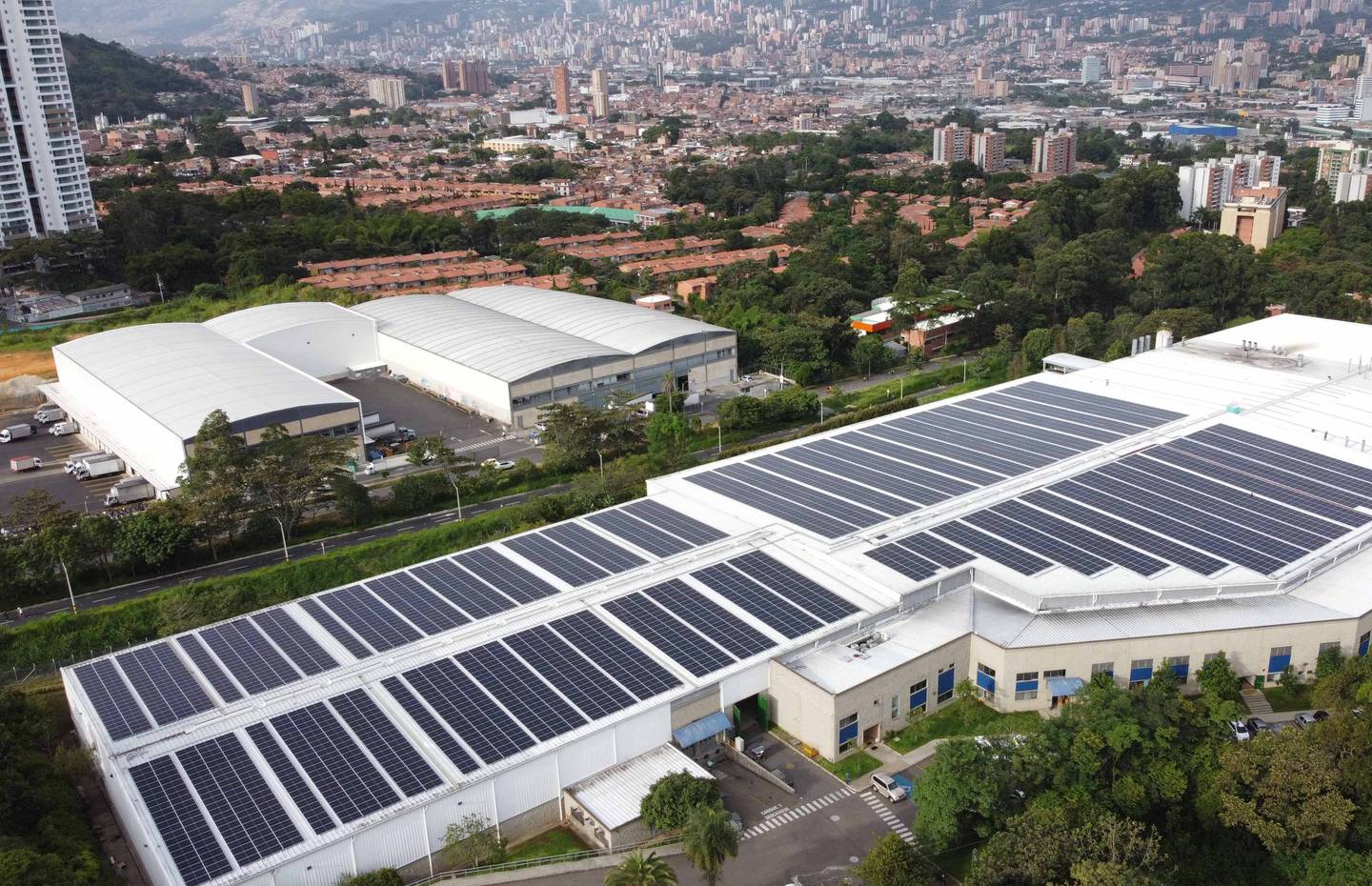 A rooftop solar array of Erco Energía