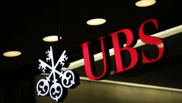 UBS avanza en la reconquista de clientes en medio de pérdidas trimestralesdfd