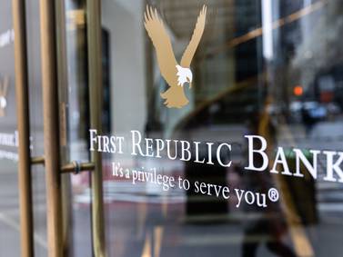 EE.UU. evalúa más apoyo a los bancos mientras da oxígeno a First Republicdfd
