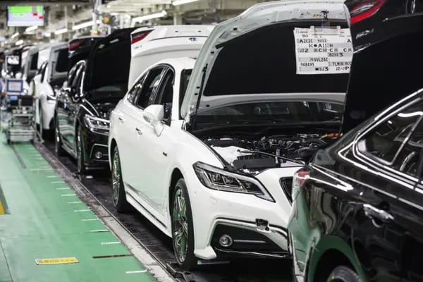 Toyota detiene sus 14 plantas en Japón por un fallo