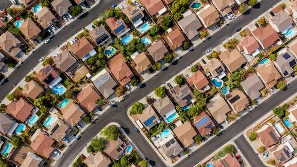 Las tasas hipotecarias estadounidenses superan el 7% y se debilita la demanda de viviendasdfd