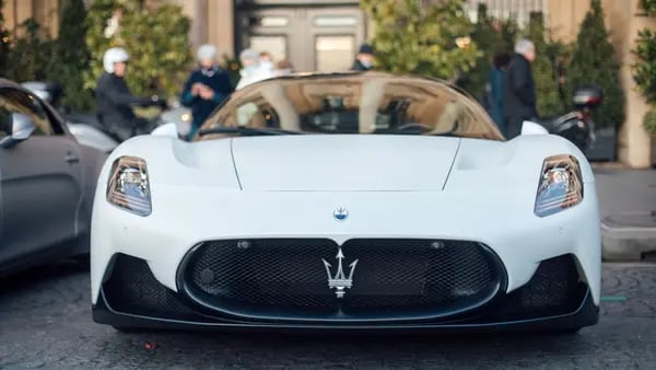 Maserati ofrecerá versiones eléctricas de todos sus autos en 2025dfd