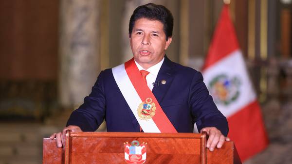 Pedro Castillo renovará su Gabinete Ministerial y continúa crisis política en Perúdfd