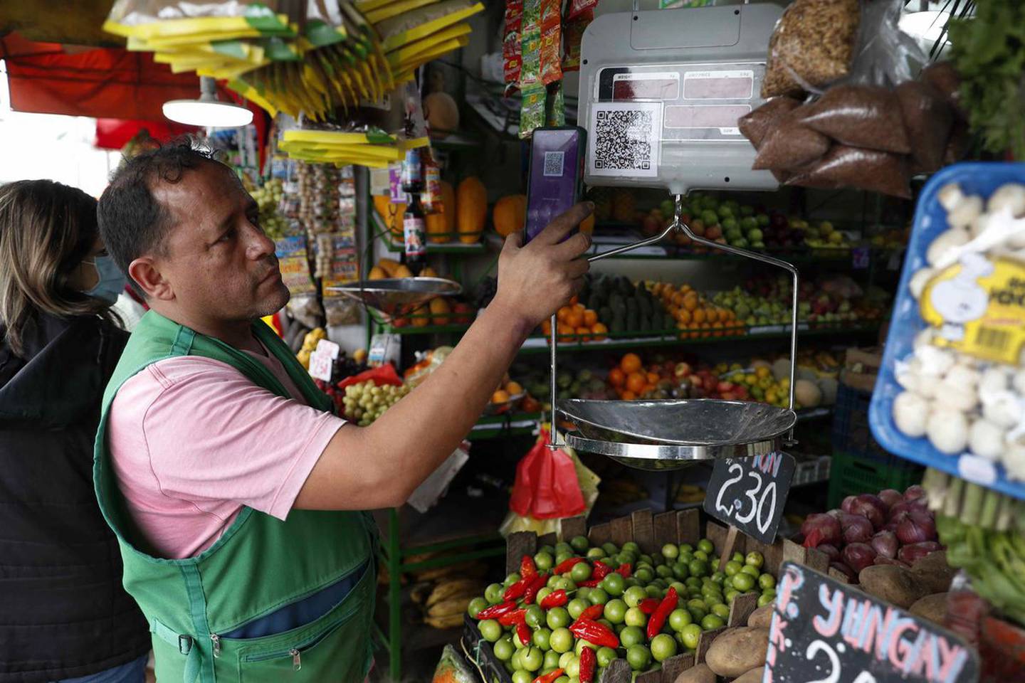 Peru's central bank targets annual consumer price rises of between 1% and 3%.