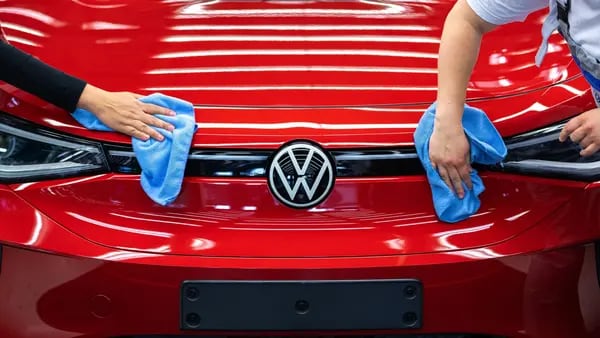 VW incumple objetivo de flujo de efectivo para 2022 por problemas logísticosdfd