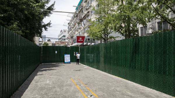 Vuelven temores de cierres en Shanghái: casos de Covid-19 se duplican en un díadfd