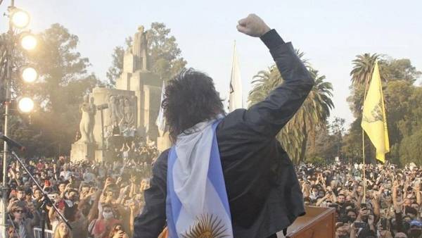 Por qué Milei es “el segundo milagro argentino”, según su mentor Benegas Lynchdfd