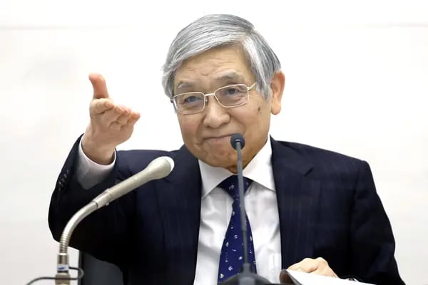 ‘Esperamos que os juros básicos de longo e curto prazo permaneçam nos níveis baixos atuais ou caiam ainda mais’, afirmou presidente do BC japonês, Haruhiko Kuroda