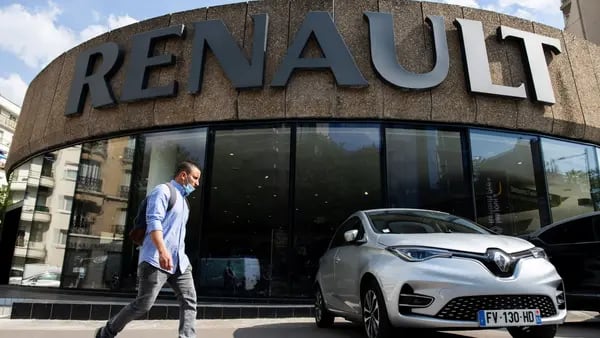 Renault responde a Stellantis: ser más grande en la industria automovilística no es mejordfd
