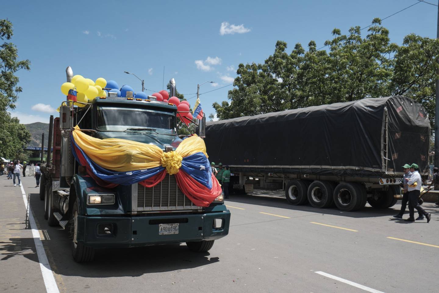 Camiones llegan durante la reapertura de la frontera comercial entre Venezuela y Colombia en Cúcuta, departamento de Norte de Santander, Colombia, el lunes 26 de septiembre de 2022.