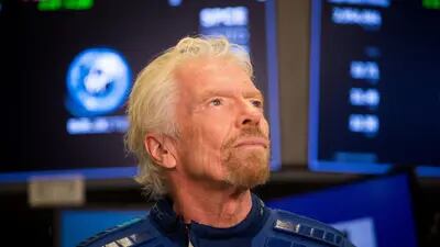 La transacción es la primera venta de Branson desde su vuelo de prueba al espacio el mes pasado en un avión de Virgin Galactic. En abril, el empresario vendió unos US$150 millones en acciones.