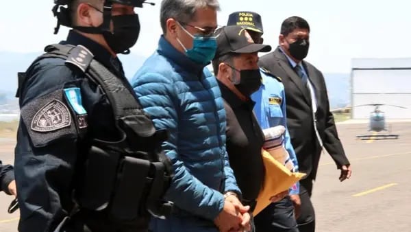 Corte de EE.UU. declara culpable de narcotráfico al expresidente hondureño Juan Orlando Hernándezdfd