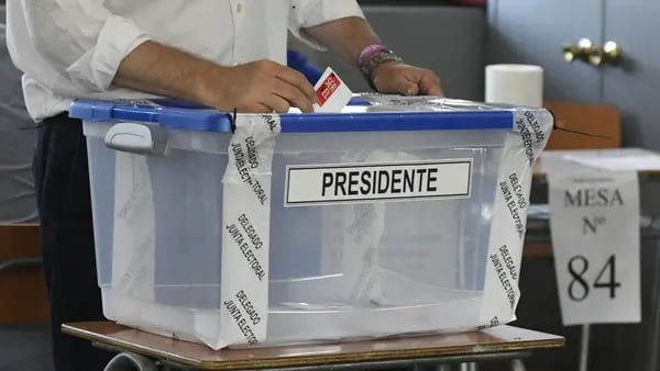 Denuncias de falta de transporte afectan elecciones en Chiledfd