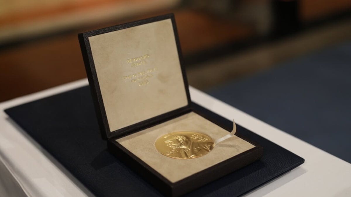 ¿Cuánto dinero recibe un ganador del Premio Nobel en 2026 y cómo se reparte si hay varios ganadores?