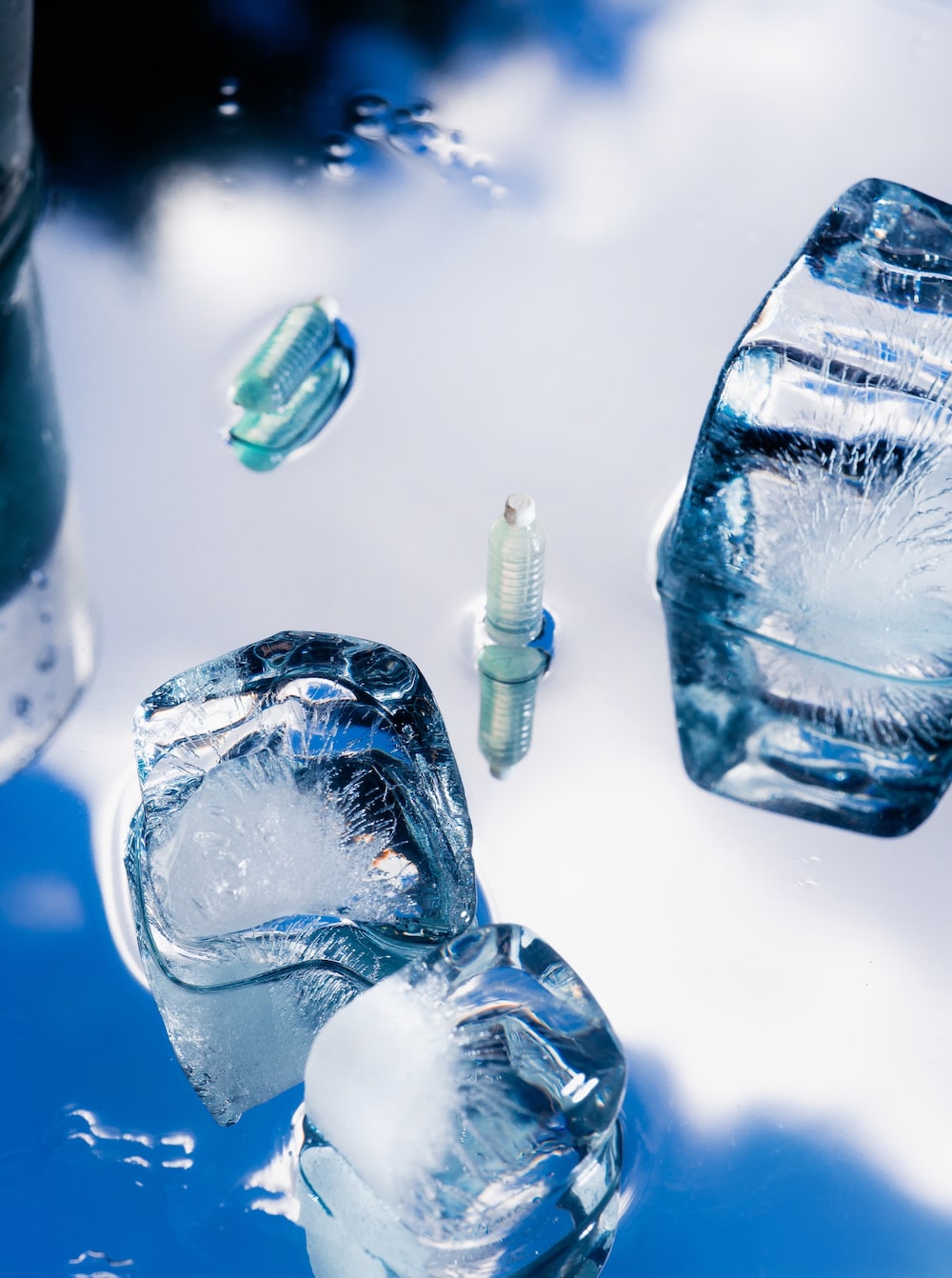 A medida que aumentan las temperaturas, también lo hacen nuestras necesidades de mantenernos hidratados. Ilustración fotográfica: Tonje Thilesen/Bloomberg A medida que aumentan las temperaturas, también lo hacen nuestras necesidades de mantenernos hidratados. Ilustración fotográfica: Tonje Thilesen/Bloomberg