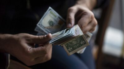 Medidas econômicas de Erdogan saem pela culatra e custos de empréstimos disparam Medidas econômicas de Erdogan saem pela culatra e custos de empréstimos disparam