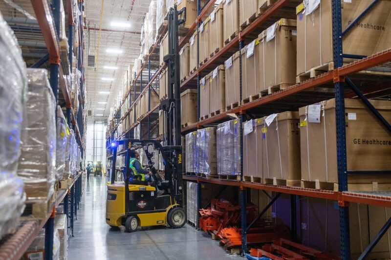 Catorce industrias registraron un crecimiento en enero, encabezadas por la agricultura y la silvicultura, los servicios de alojamiento y alimentación y la minería. Catorce industrias registraron un crecimiento en enero, encabezadas por la agricultura y la silvicultura, los servicios de alojamiento y alimentación y la minería.