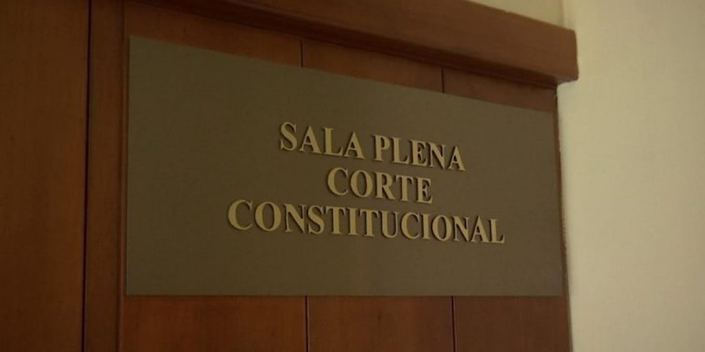 Entrada a la Sala Plena de la Corte Constitucional, clave en decisiones legales sobre reformas estructurales. Entrada a la Sala Plena de la Corte Constitucional, clave en decisiones legales sobre reformas estructurales.