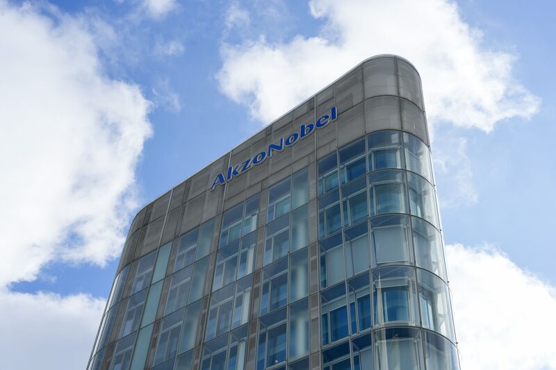 Os acionistas da Akzo Nobel possuirão 55% da empresa combinada, que mudará sua listagem para Nova York. (Foto: Lina Selg/Bloomberg) Os acionistas da Akzo Nobel possuirão 55% da empresa combinada, que mudará sua listagem para Nova York. (Foto: Lina Selg/Bloomberg)