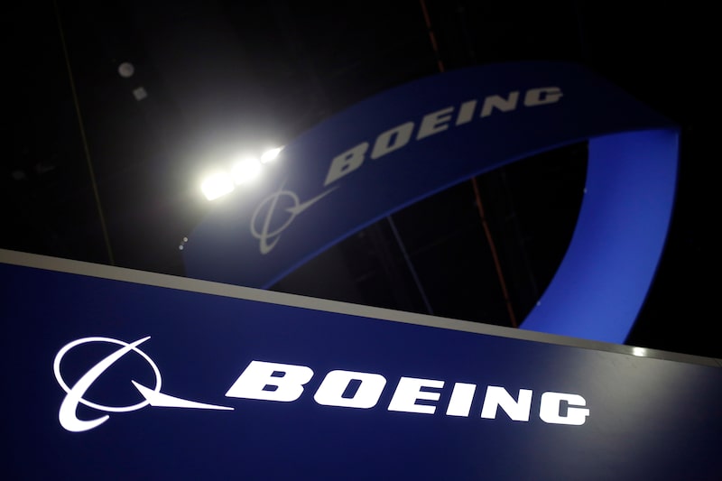Cartel sobre el stand de Boeing Company en la zona de exposición durante la Conferencia de la Industria de las Fuerzas de Operaciones Especiales (SOFIC), en Tampa, Florida. Cartel sobre el stand de Boeing Company en la zona de exposición durante la Conferencia de la Industria de las Fuerzas de Operaciones Especiales (SOFIC), en Tampa, Florida.