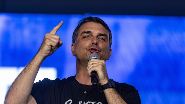 Disputa familiar genera nuevos riesgos para la candidatura presidencial de Flávio Bolsonaro Disputa familiar genera nuevos riesgos para la candidatura presidencial de Flávio Bolsonaro